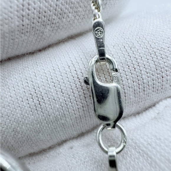 .925 Sterling Silver Oval Mother of Pearl Pendant Necklace - Picture 12 of 16